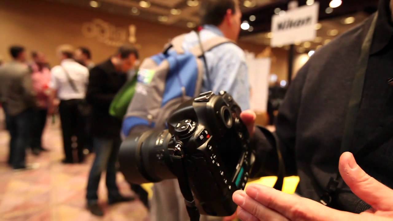 2012 CES – Nikon D4 Digital SLR Camera at Digital Experience