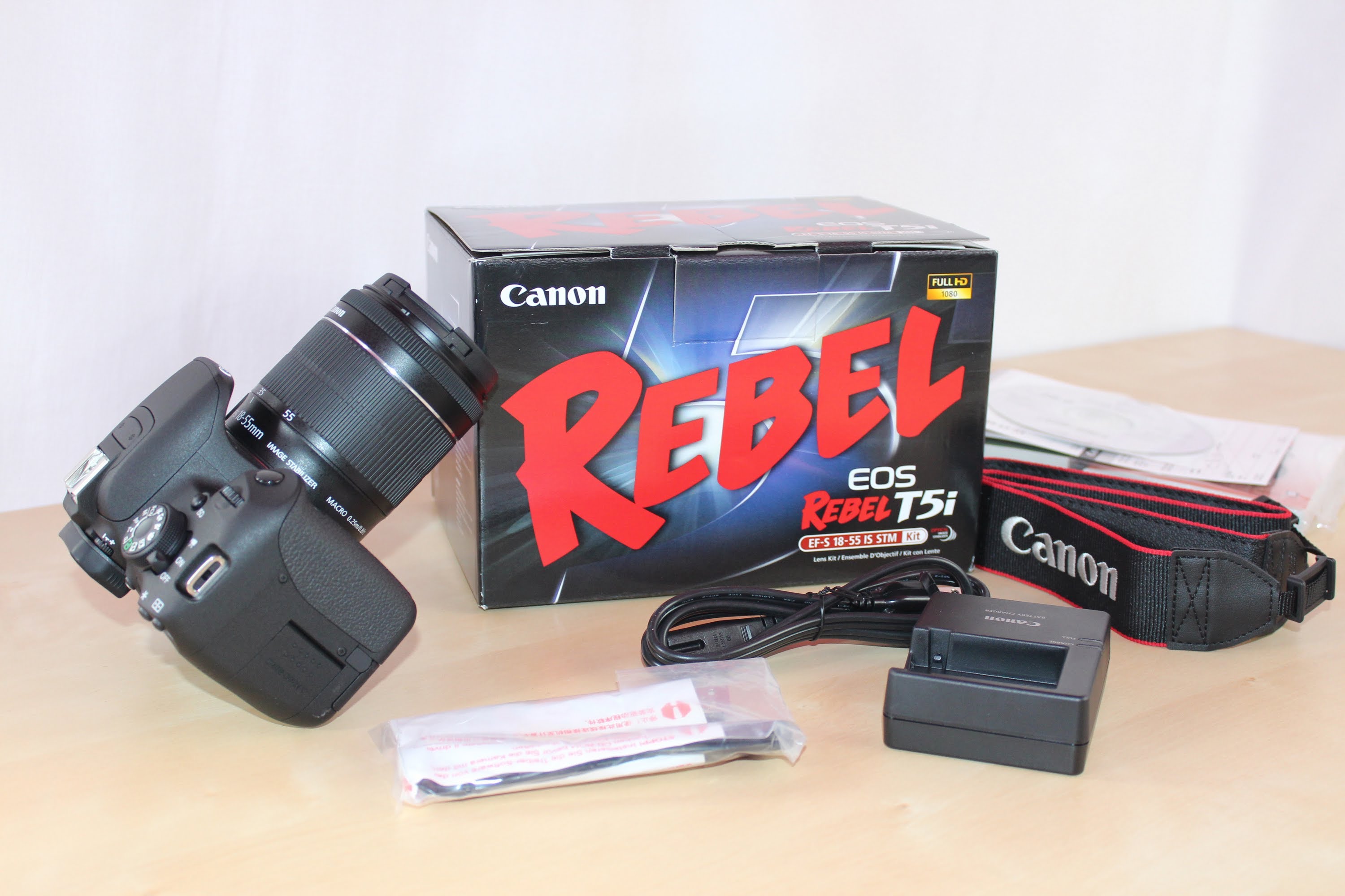 Canon Rebel T5i (700D) Unboxing & First Look | Digital SLR Camera EOS Rebel T5i Unboxing