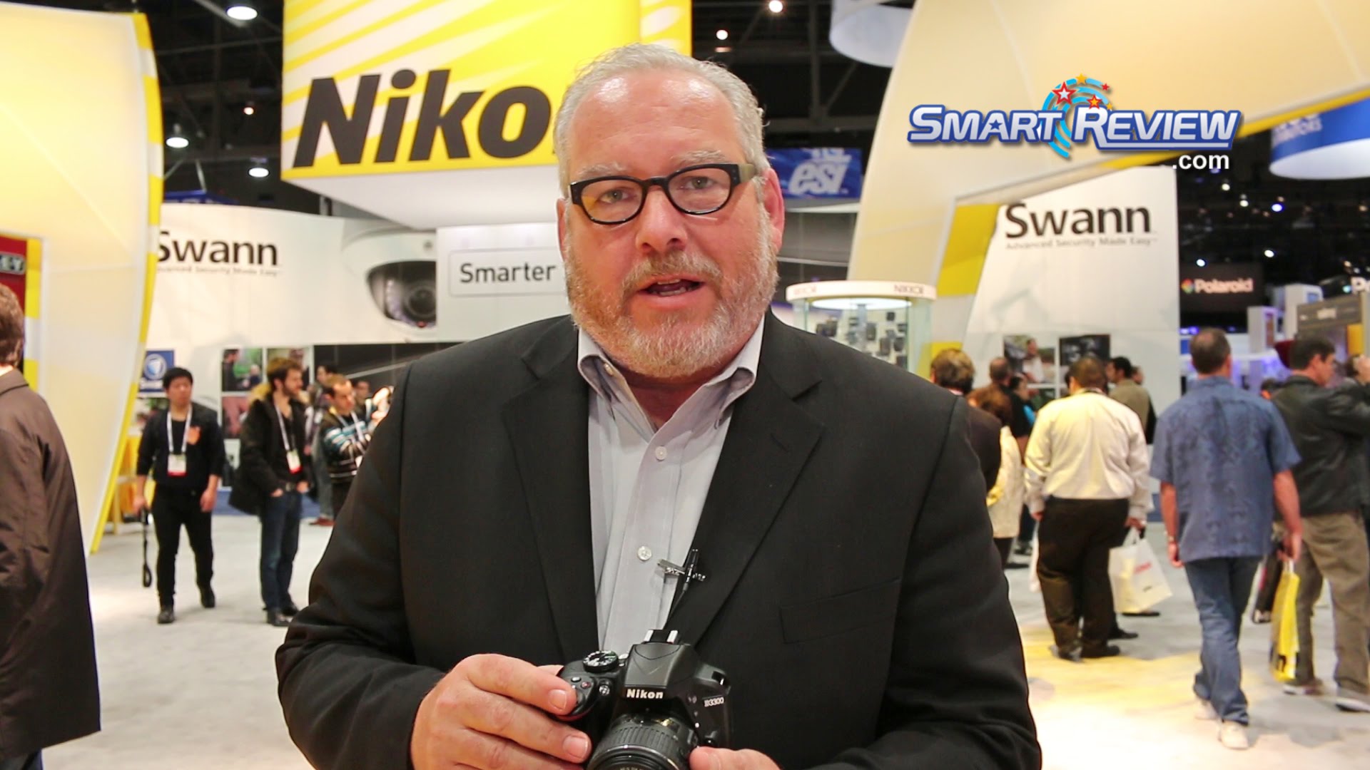 CES 2014 | Nikon D3300 DSLR Demonstration | Latest Digital SLR | Smart Review