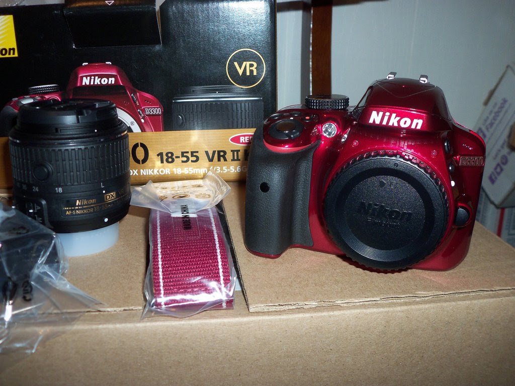 NIKON D3300 DSLR CAMERA (UNPACKING)