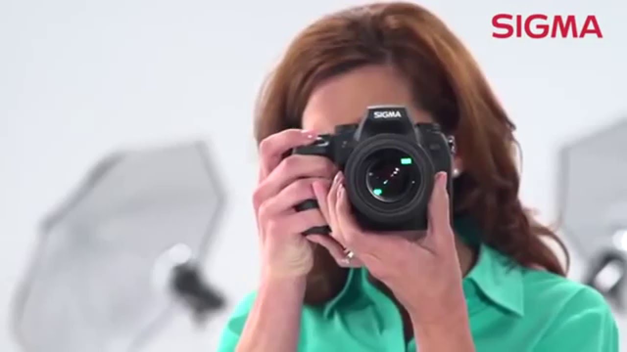 Nikon Digital SLR Camera – Sigma 70 300mm f4 5 6 SLD DG Macro Len with built in Motor