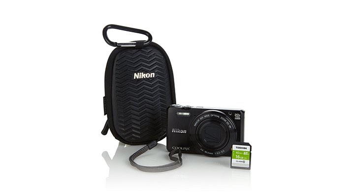 Nikon S7000 16MP 20X Zoom Full HD Video Camera Kit