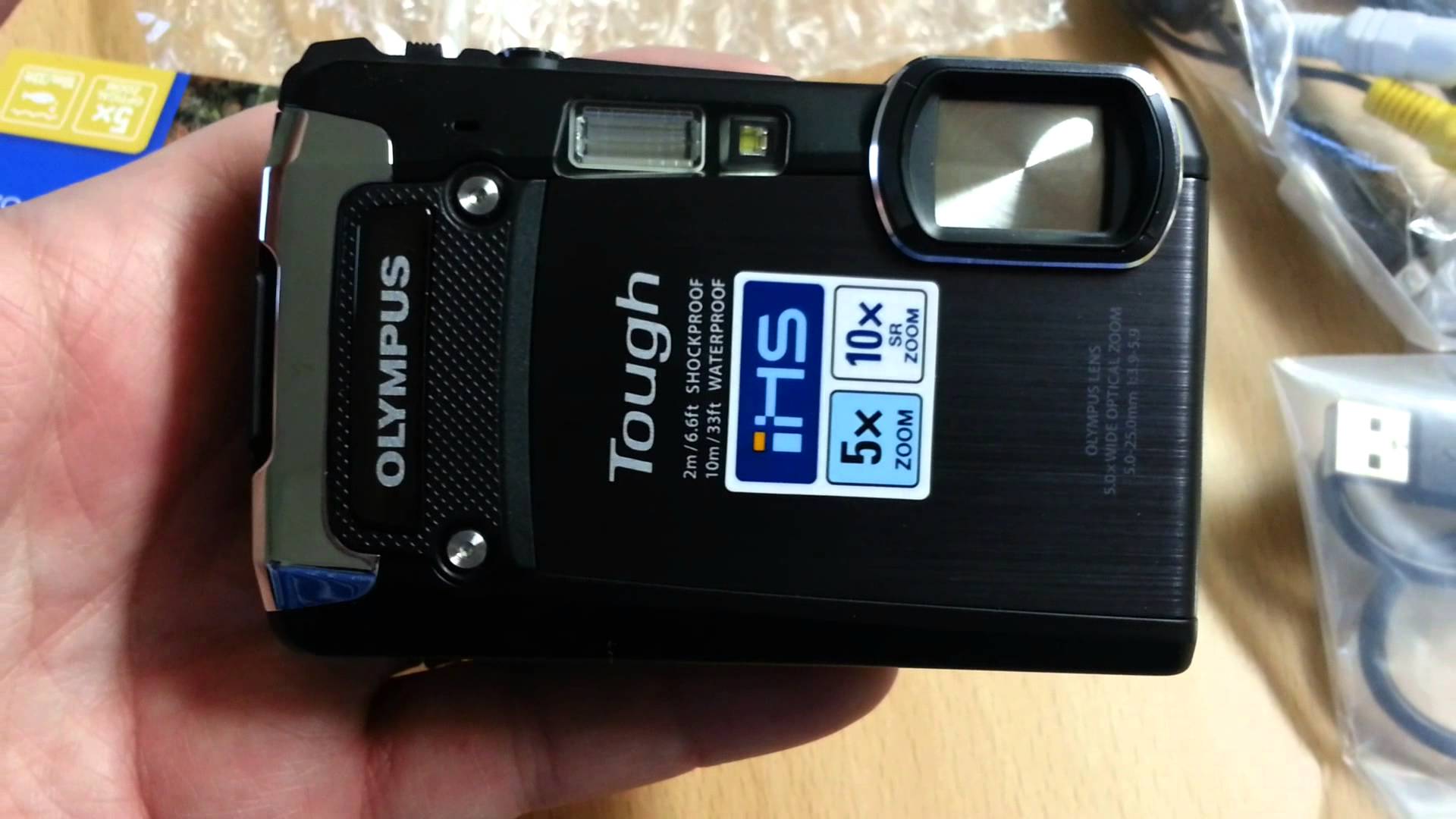 Unboxing of the Olympus Tough TG-820 Compact Camera