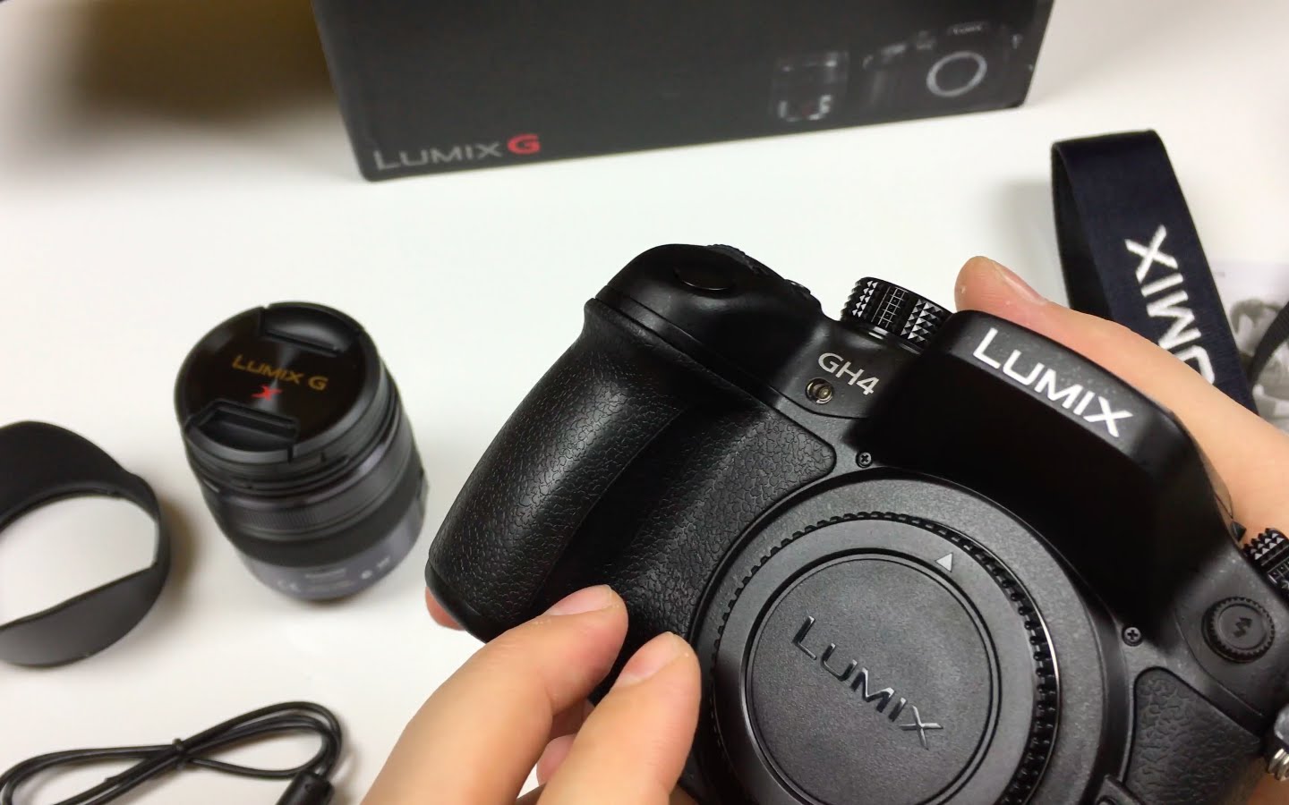 Unboxing Panasonic GH4 Mirrorless 4K Camera with Flip Out Screen